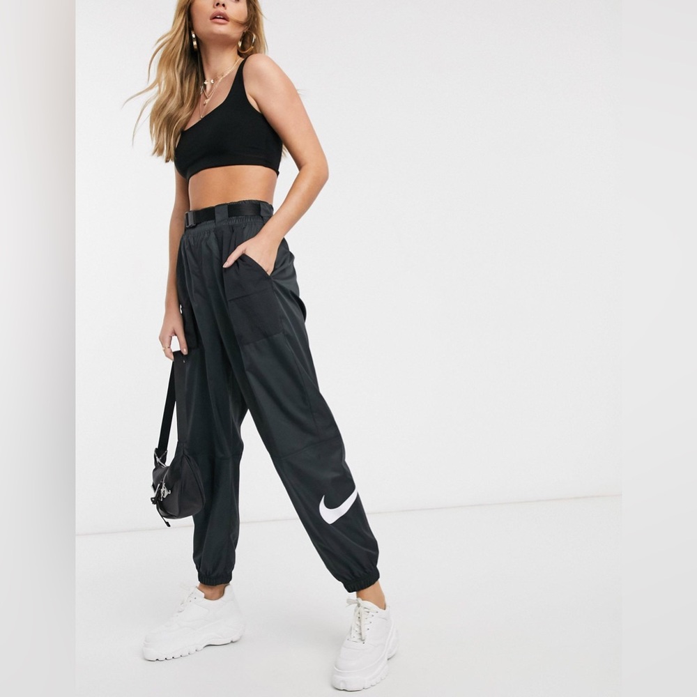 Women's Nike Sportswear Swoosh Belted Woven Pants